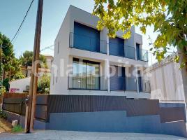 Houses (terraced house), 123 m², new, Calle Mallorca