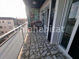 Piso, 60 m², cerca de bus y tren