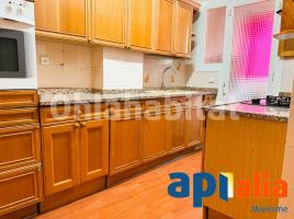 Pis, 106 m², près de bus et de train