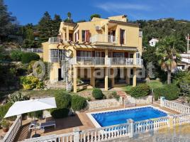 Casa (chalet / torre), 263 m², Calle del Berguedà