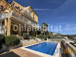 Casa (chalet / torre), 263 m², Calle del Berguedà