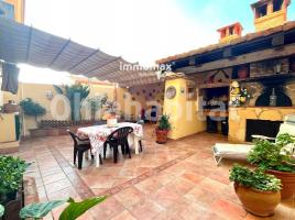 Houses (terraced house), 265 m², almost new, Zona