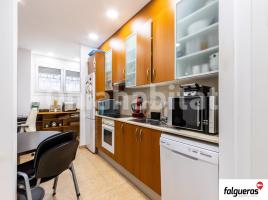 Pis, 116 m², près de bus et de train