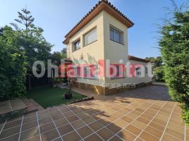 (xalet / torre), 204 m², Calle del Planeta