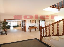 Houses (villa / tower), 401 m², Calle de Bernat Desclot