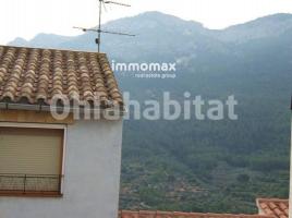 Casa (unifamiliar adosada), 240 m², Zona