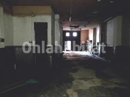 Local comercial, 173 m², cerca de bus y tren