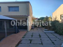  (unifamiliar adossada), 209 m², presque neuf