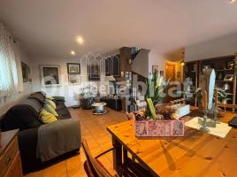 Houses (terraced house), 240 m², almost new, Zona