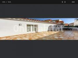 Louer  (unifamiliar adossada), 230 m²