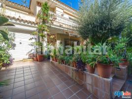 Casa (unifamiliar adossada), 359 m², prop de bus i tren