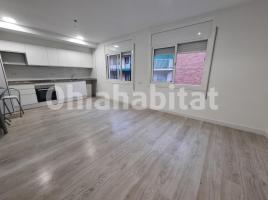 Flat, 86 m², near bus and train
