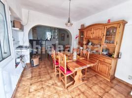 Houses (villa / tower), 160 m², Urbanización Canyelles