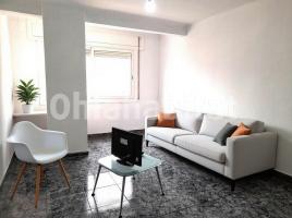 Piso, 60 m², cerca de bus y tren