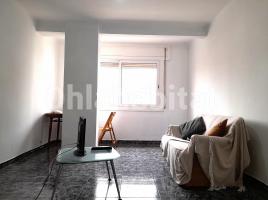 Piso, 60 m², cerca de bus y tren