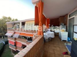 Apartamento, 82 m², cerca de bus y tren, Avenida 307