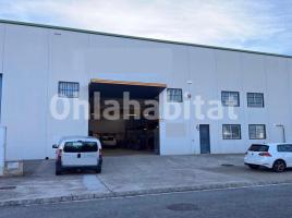 Industrial, 881 m², almost new, Avenida DEL PRAT