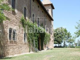 Houses (masia), 3000 m², Zona