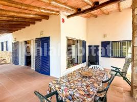 Casa (xalet / torre), 154 m², Calle Cadaqués