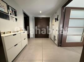 Piso, 100 m², cerca de bus y tren, seminuevo