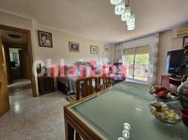 Pis, 71 m², près de bus et de train, Calle del Topazi