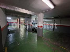 Local comercial, 390 m², cerca de bus y tren