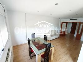 Piso, 135 m², cerca de bus y tren, seminuevo
