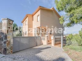 Houses (villa / tower), 322 m², almost new