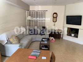 Casa (unifamiliar adosada), 124 m², seminuevo, Zona