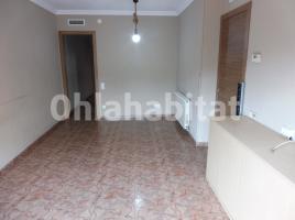 Pis, 73 m², prop de bus i tren, Calle de Barcelona