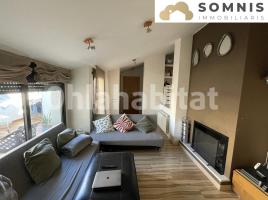 Dúplex, 111 m², cerca de bus y tren, seminuevo, Calle Ample