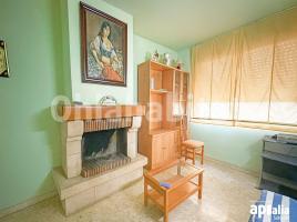 Casa (unifamiliar adossada), 217 m², prop de bus i tren