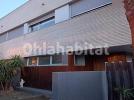 Houses (terraced house), 242 m², almost new, Calle de Francesc de Paula Quintana Vidal