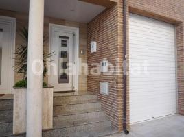Houses (terraced house), 191 m², near bus and train, almost new, Calle Benicarlo