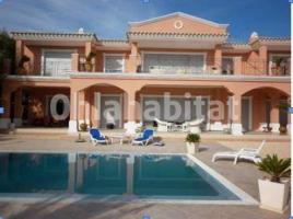 Houses (villa / tower), 818 m², almost new, Paseo Centro